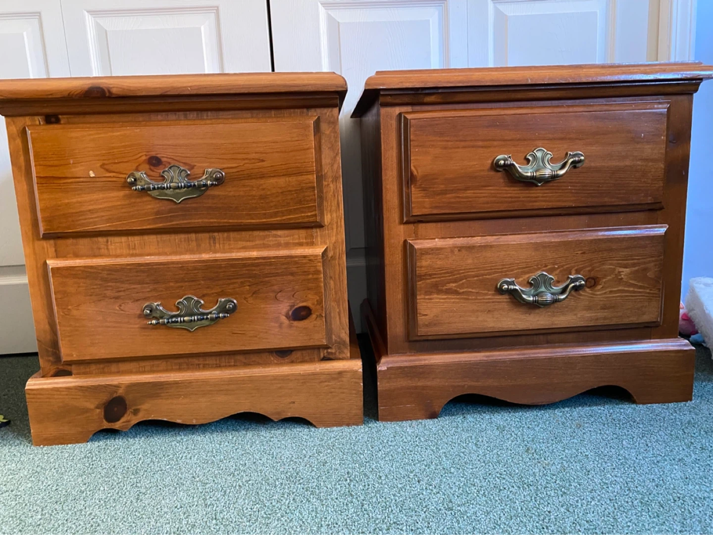 Solid Wood Dresser and Two Nightstands Set - photo 2