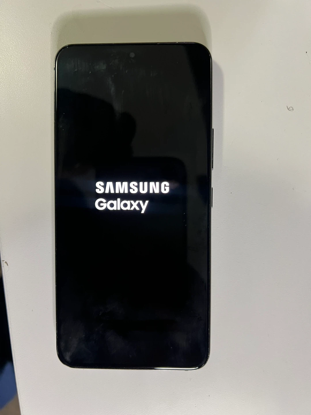 Samsung Galaxy S22 Smartphone