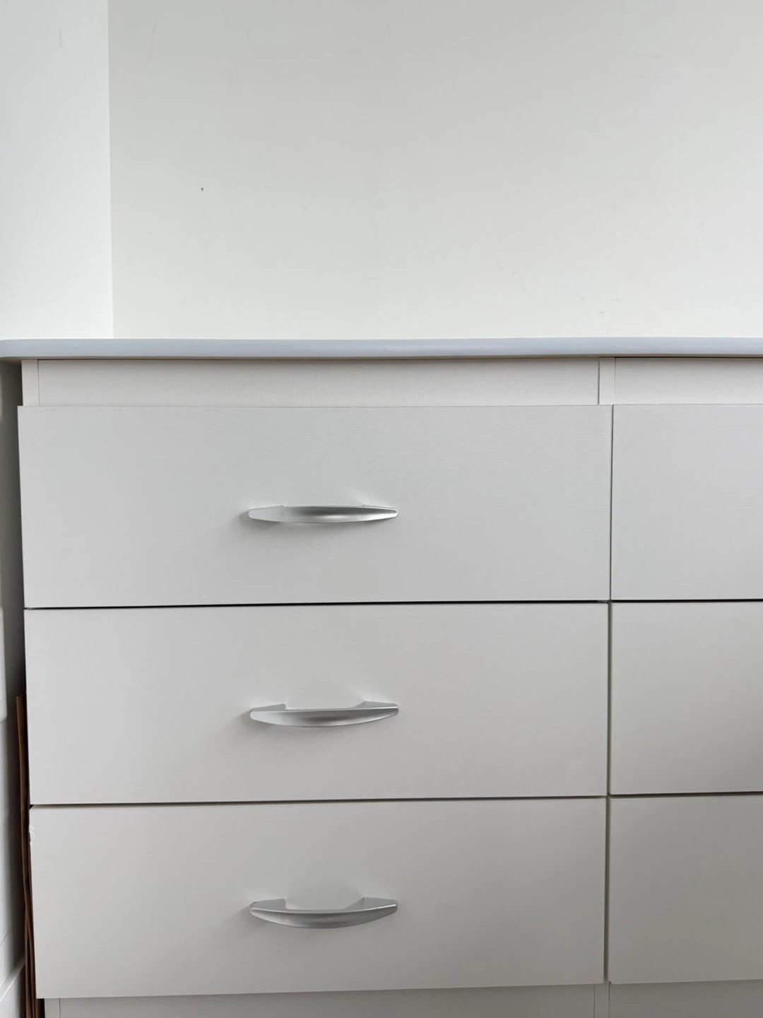 White 6-Drawer Dresser