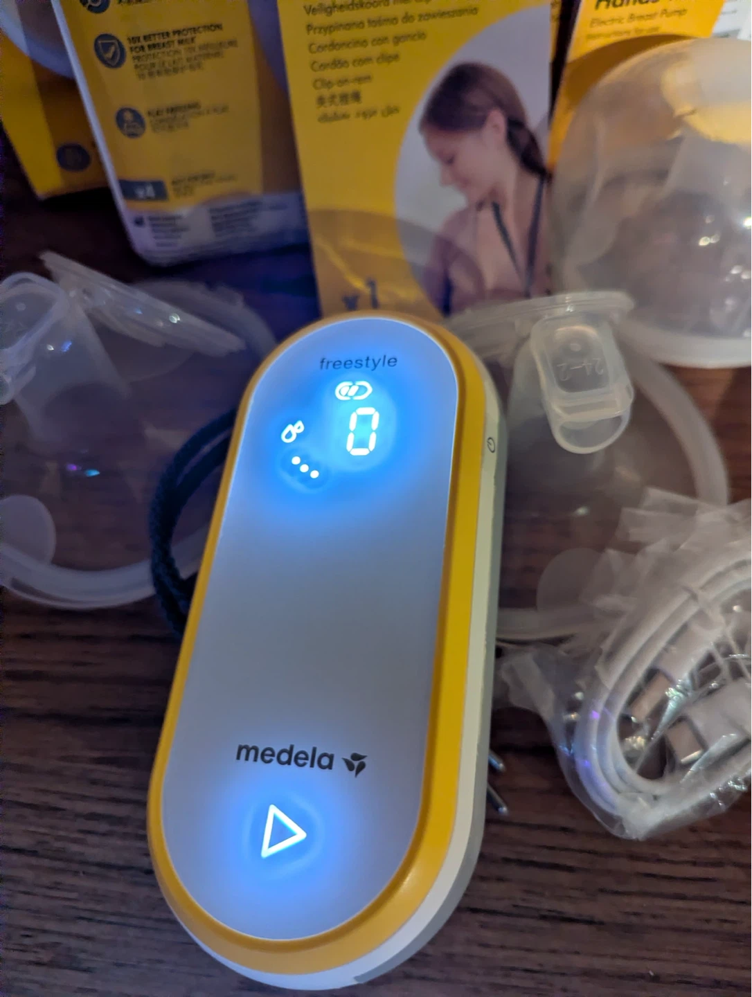 Medela Freestyle Hands-free Double Electric Breast Pump - photo 3