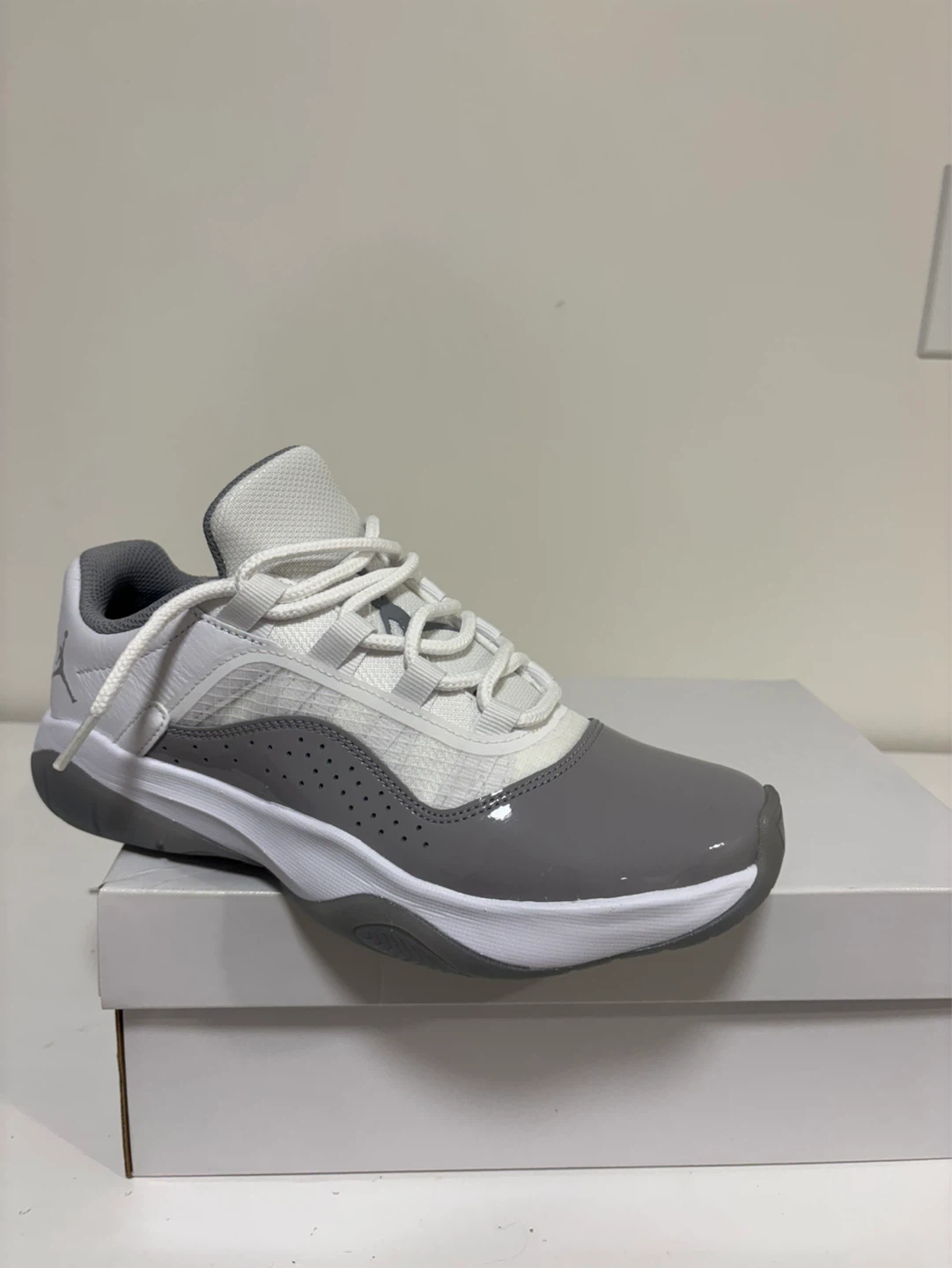 Women's Air Jordan 11 CMFT Low White Cement Grey Black Size 7 - photo 3