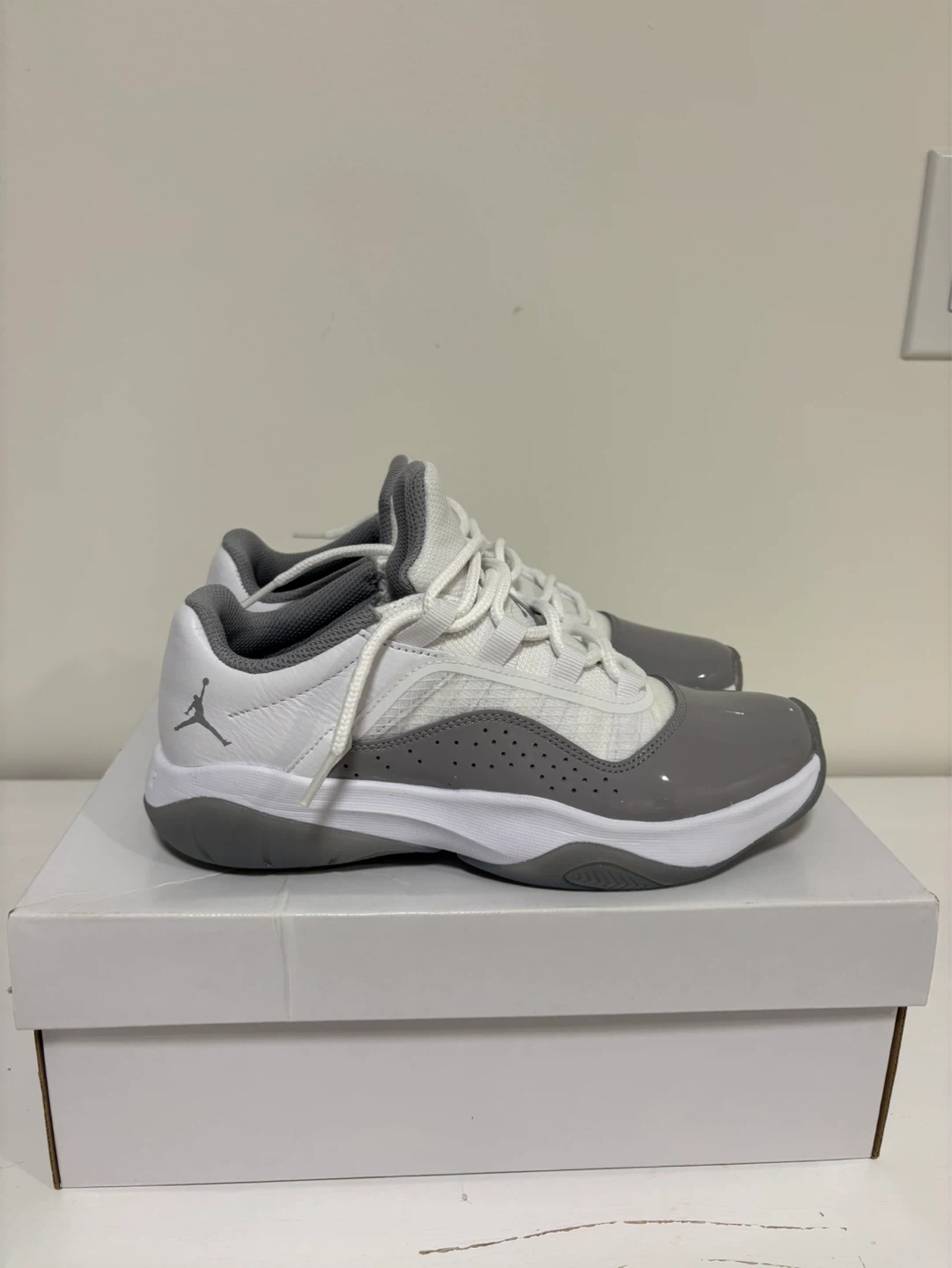 Women's Air Jordan 11 CMFT Low White Cement Grey Black Size 7 - photo 5