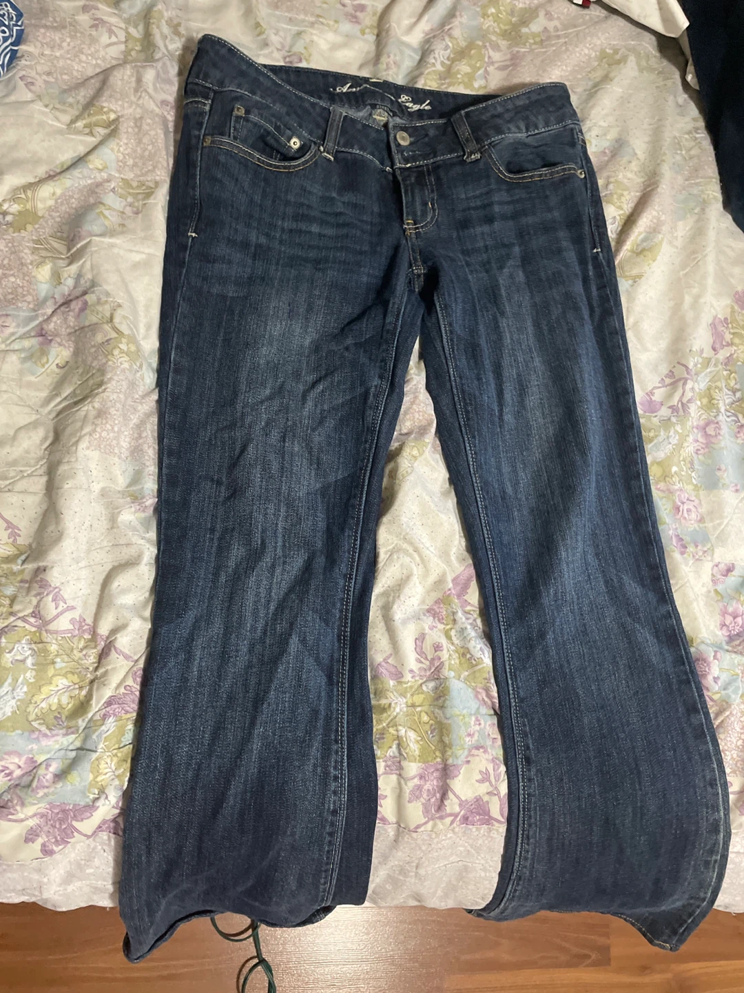 American eagle dark jeans