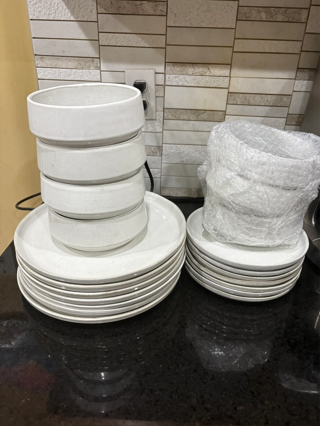 GlucksteinHome Stoneware Dinnerware Set