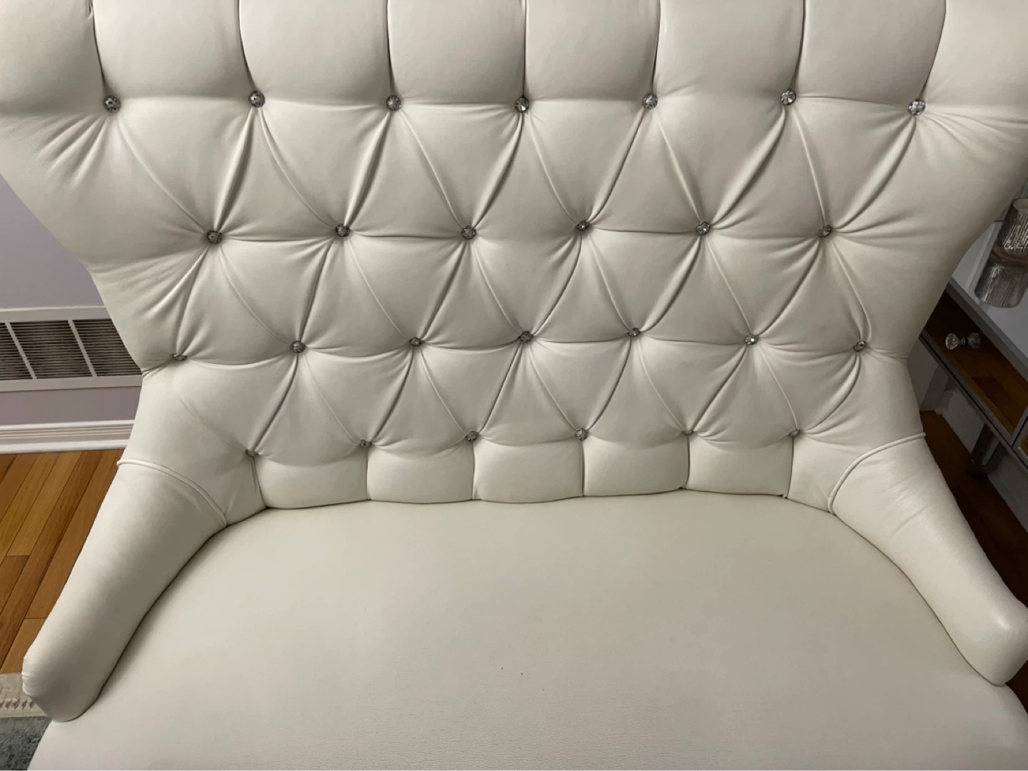 White Tufted Accent Chair - photo 2