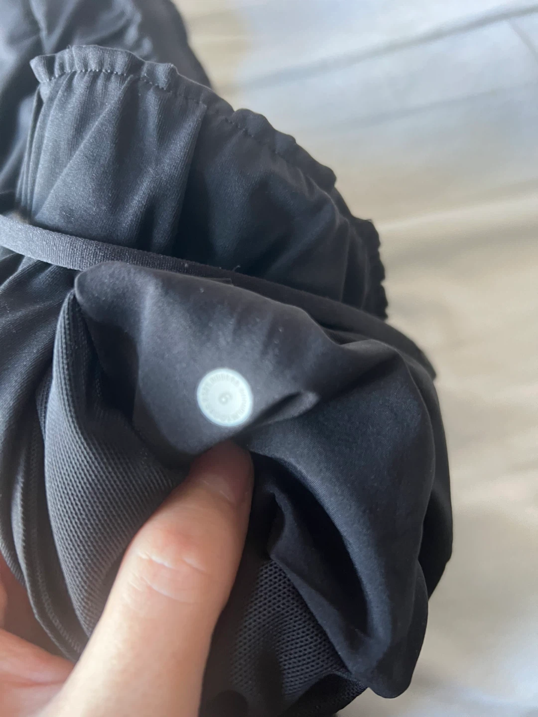 Lululemon Black Jogger Pants size 6 - photo 4