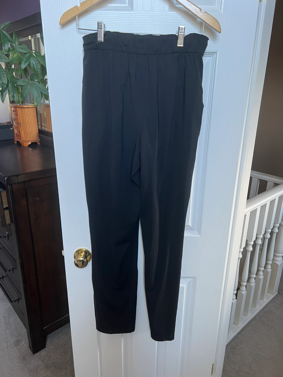 Lululemon Black Jogger Pants size 6 - photo 2