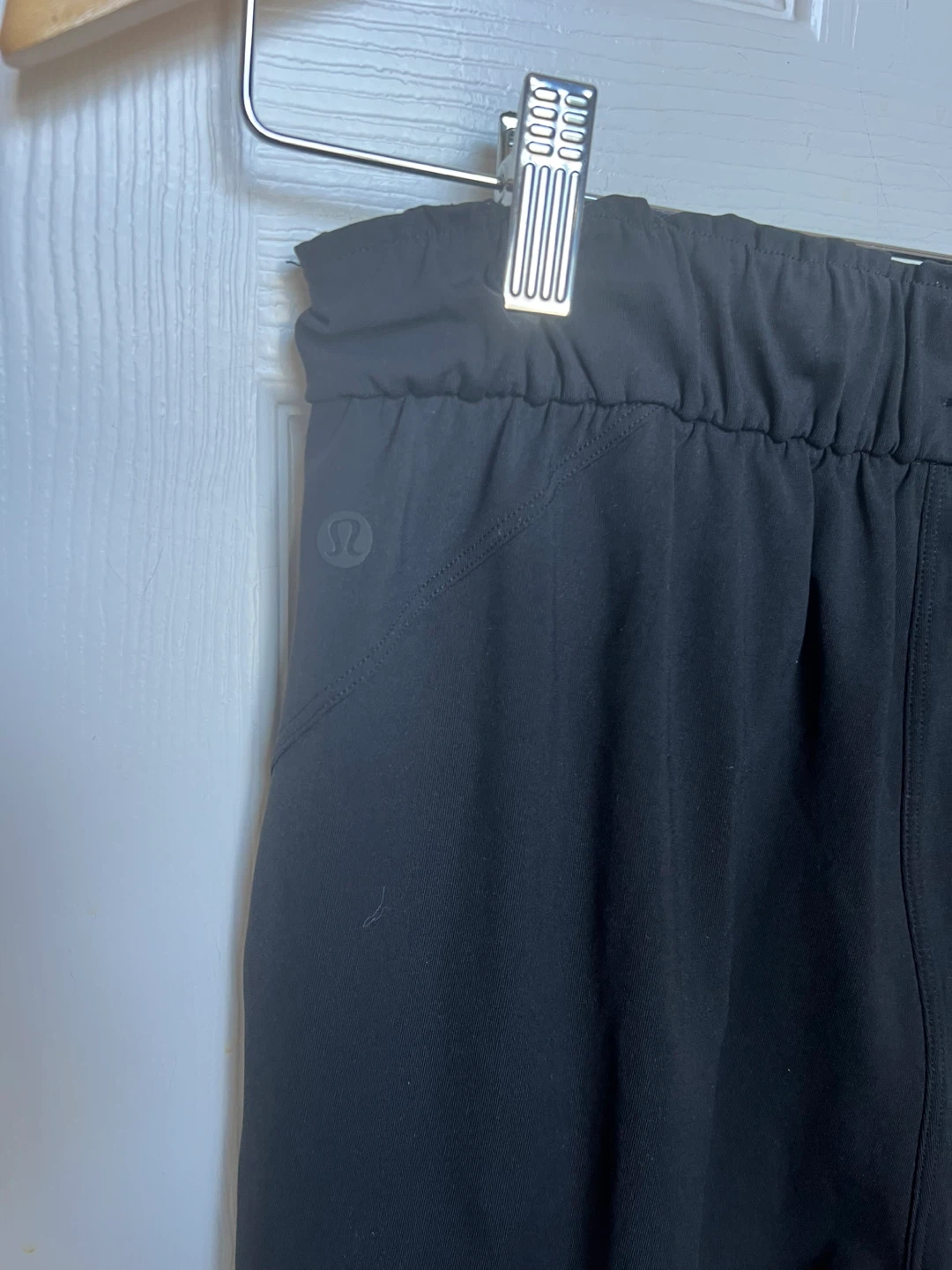 Lululemon Black Jogger Pants size 6 - photo 3