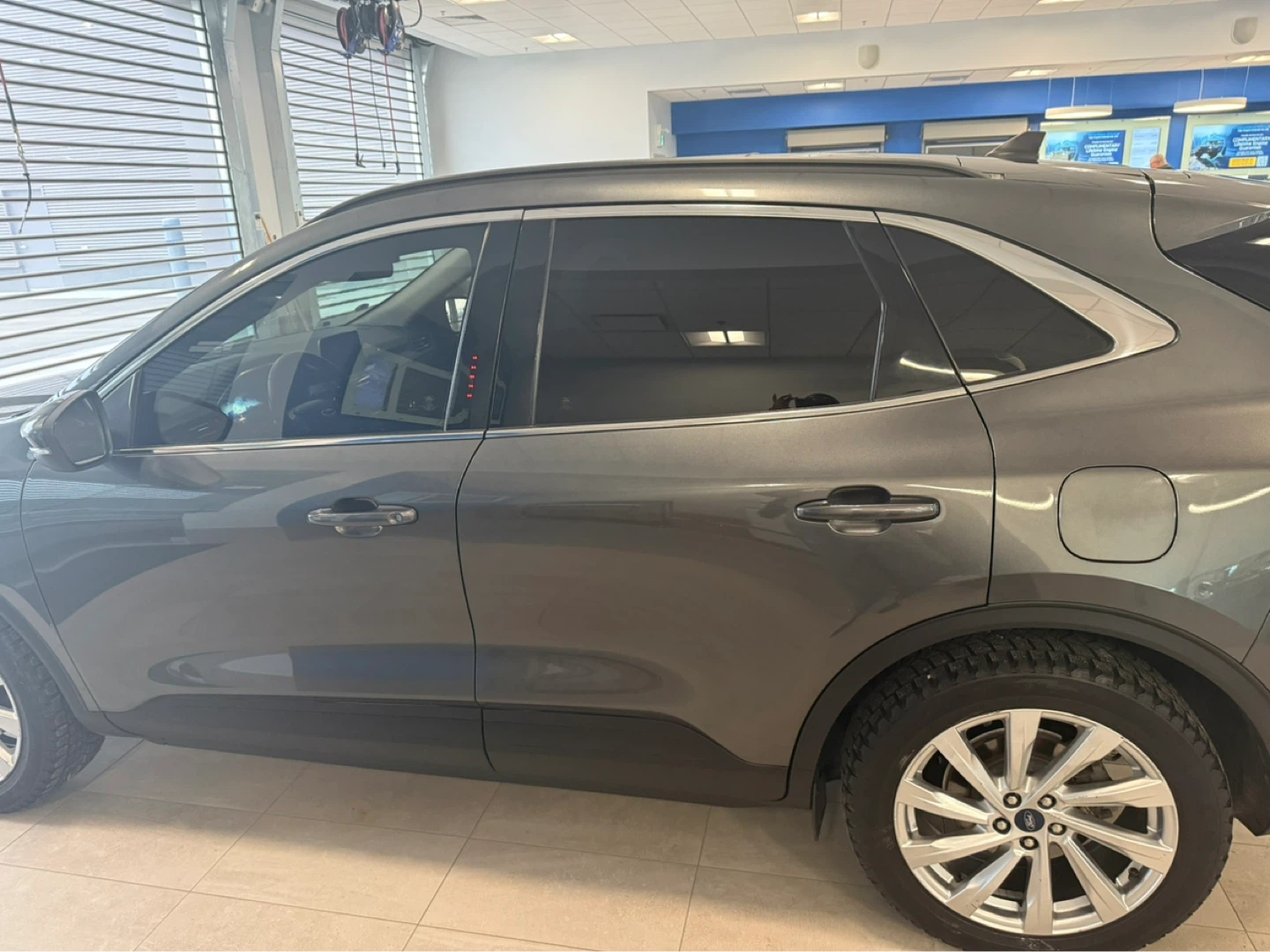 2020 Ford Escape Titanium Hybrid | Fully Loaded | Clean - photo 3