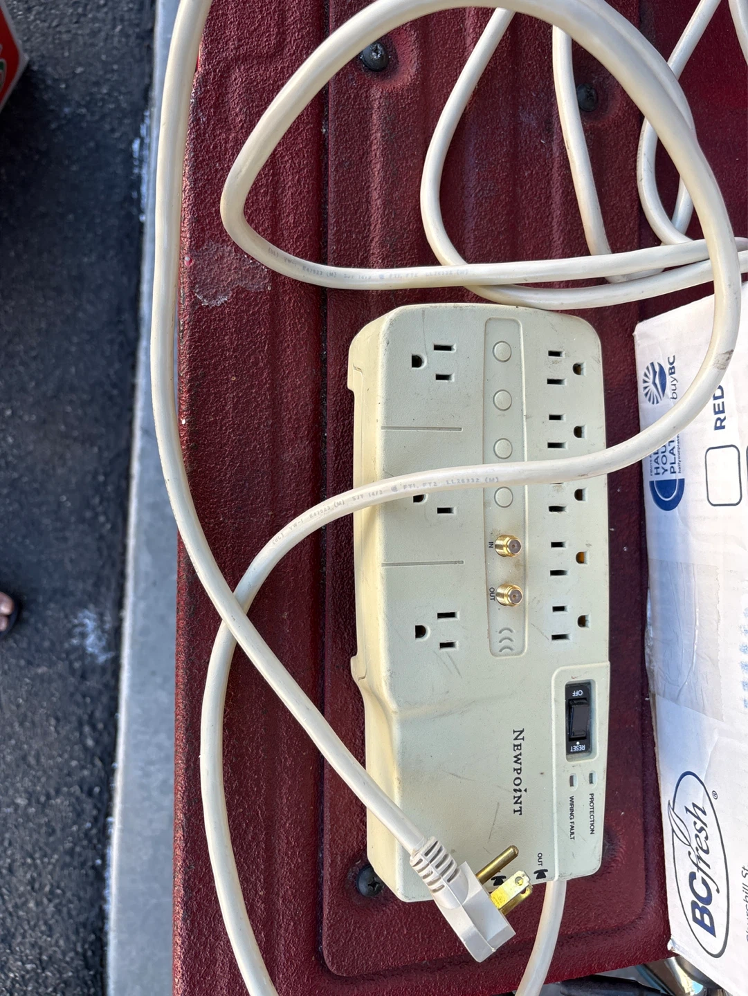 Newpoint Surge Protector Power Strip