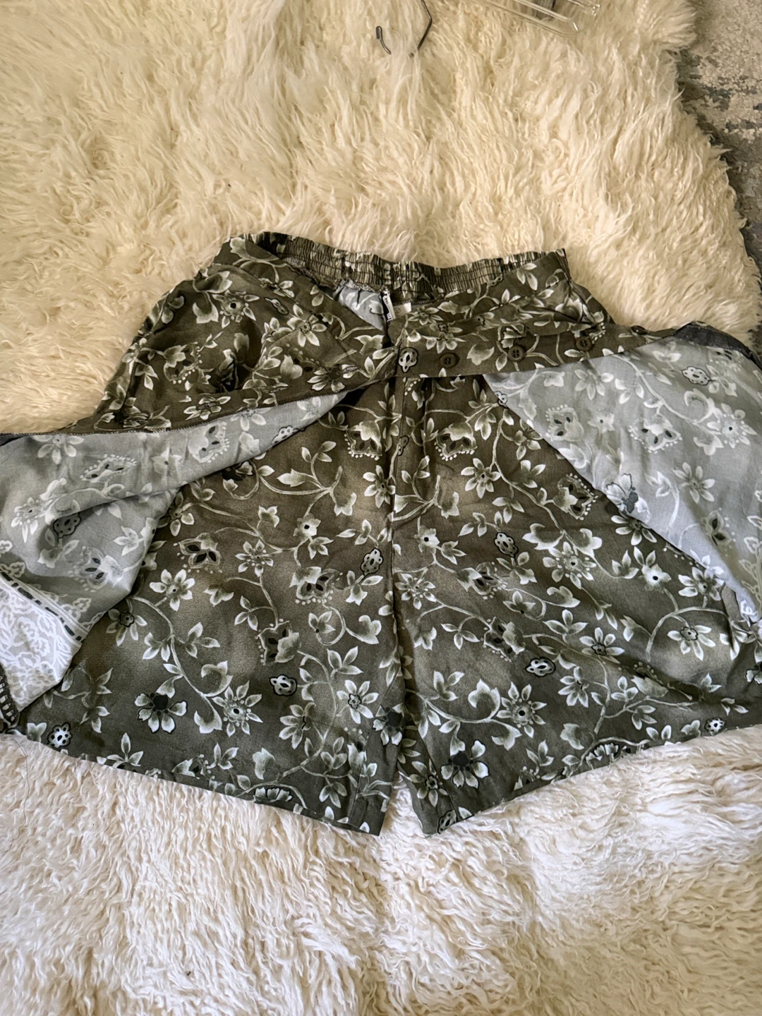 Bentley Floral Print Button-Front Shorts - Size X-Large - photo 5