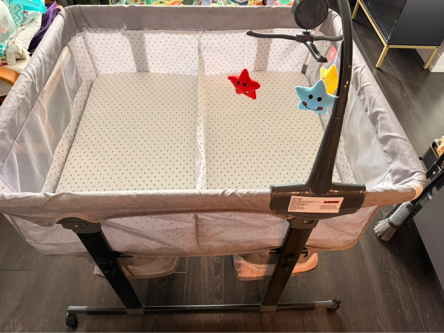 🌱 Twin Bassinet with Music Toys & Mosquito Net - Grey