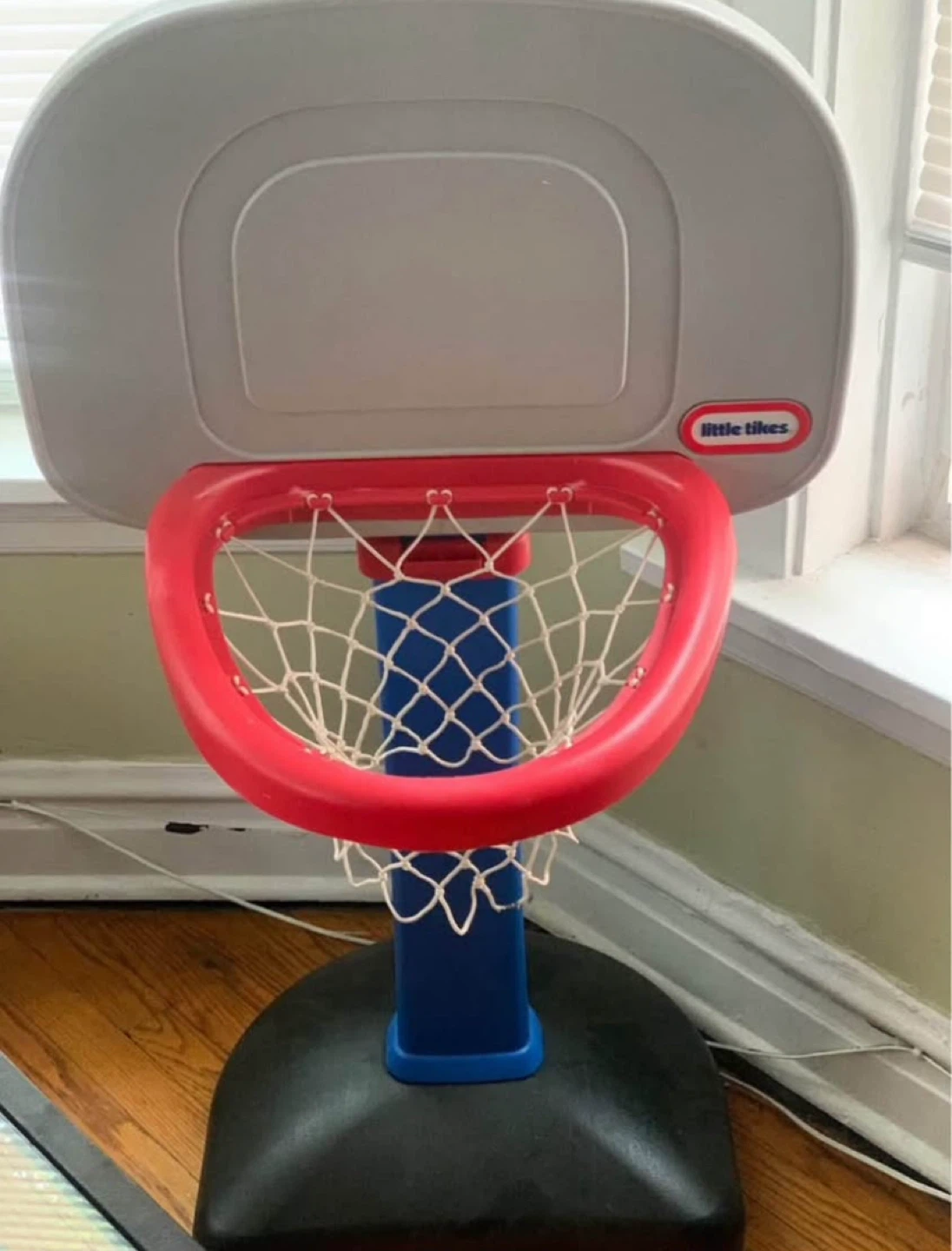 Little Tikes Adjustable Basketball Hoop