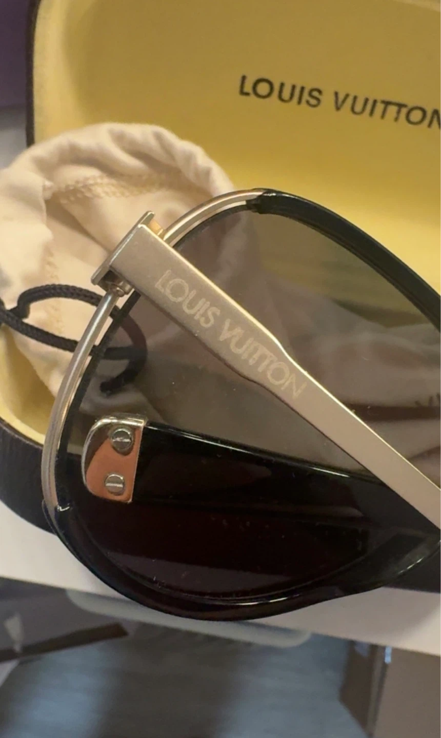 Louis Vuitton Aviator Sunglasses with Case - photo 5
