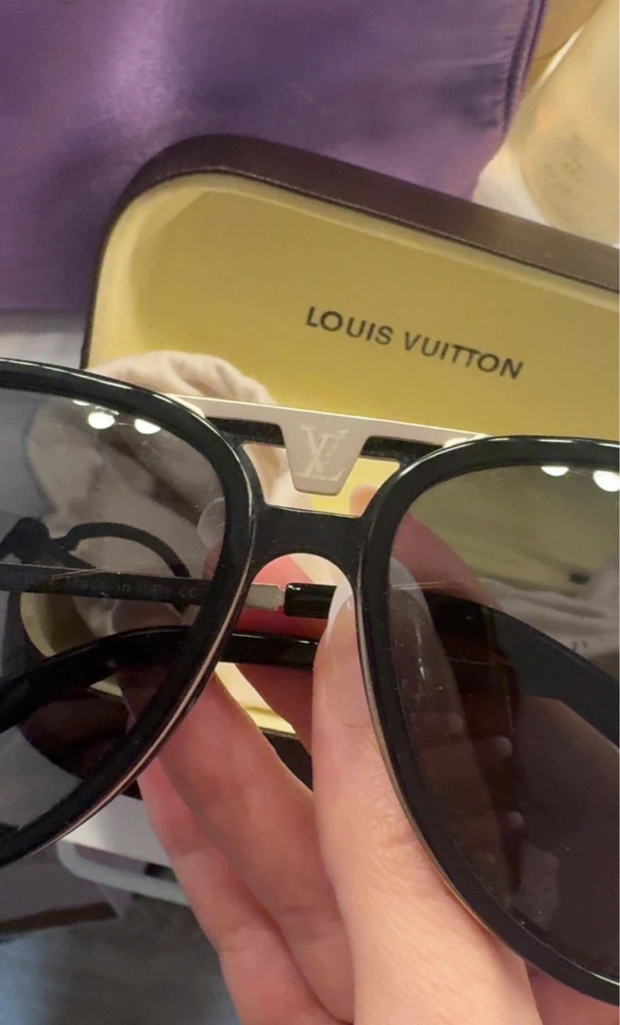 Louis Vuitton Aviator Sunglasses with Case - photo 3