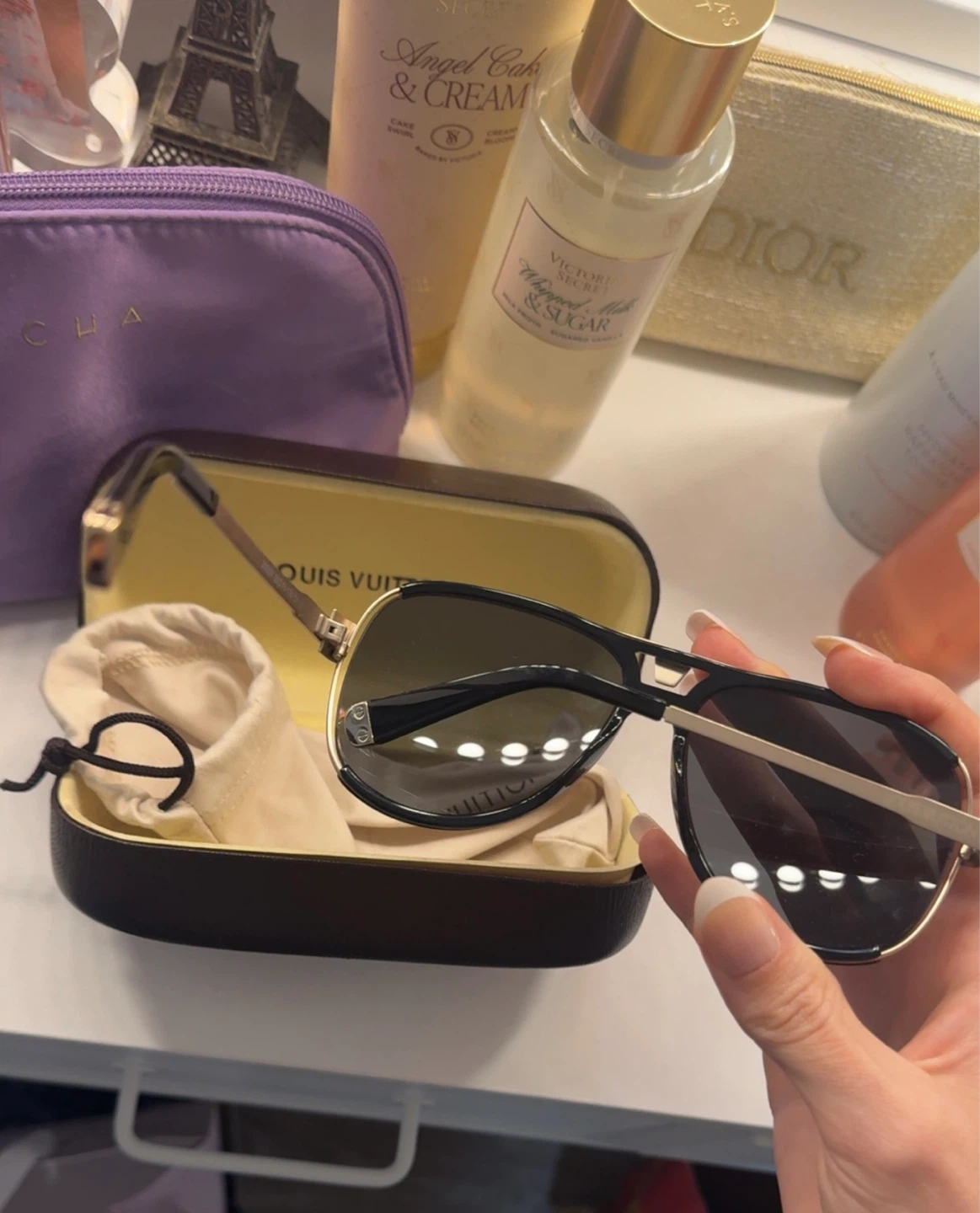 Louis Vuitton Aviator Sunglasses with Case - photo 4