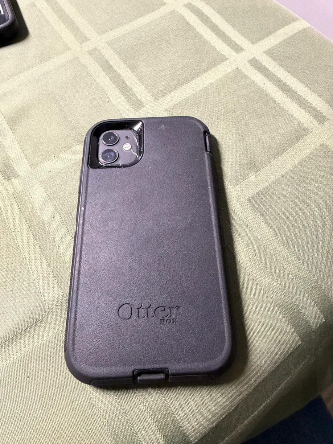 iPhone 11 64GB with OtterBox Defender Case - photo 4