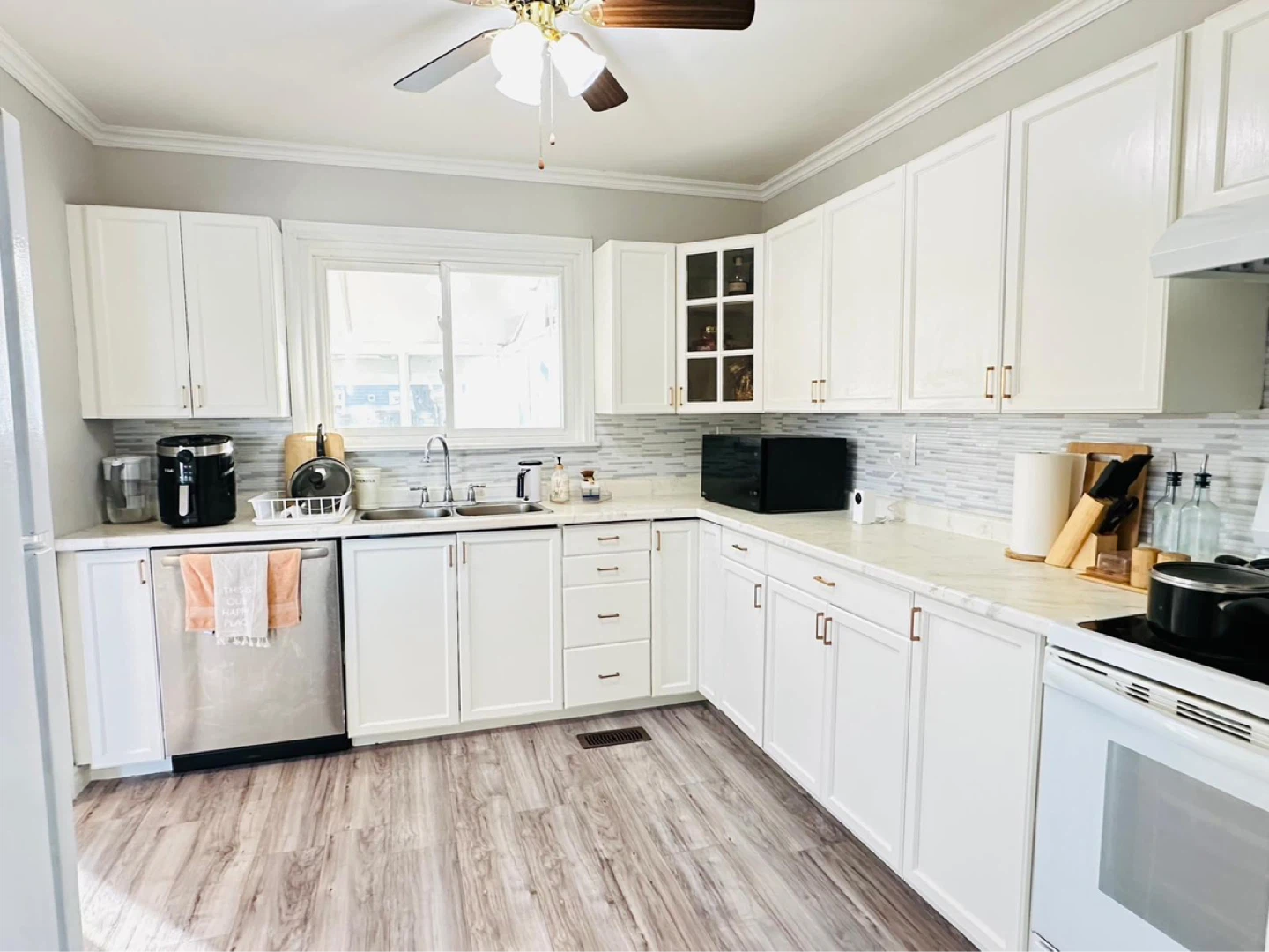 4 Bedroom+ 2 Bathroom House for Rent - photo 2