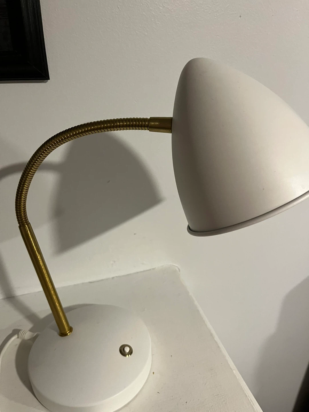 White Adjustable Gooseneck Desk Lamp - photo 4