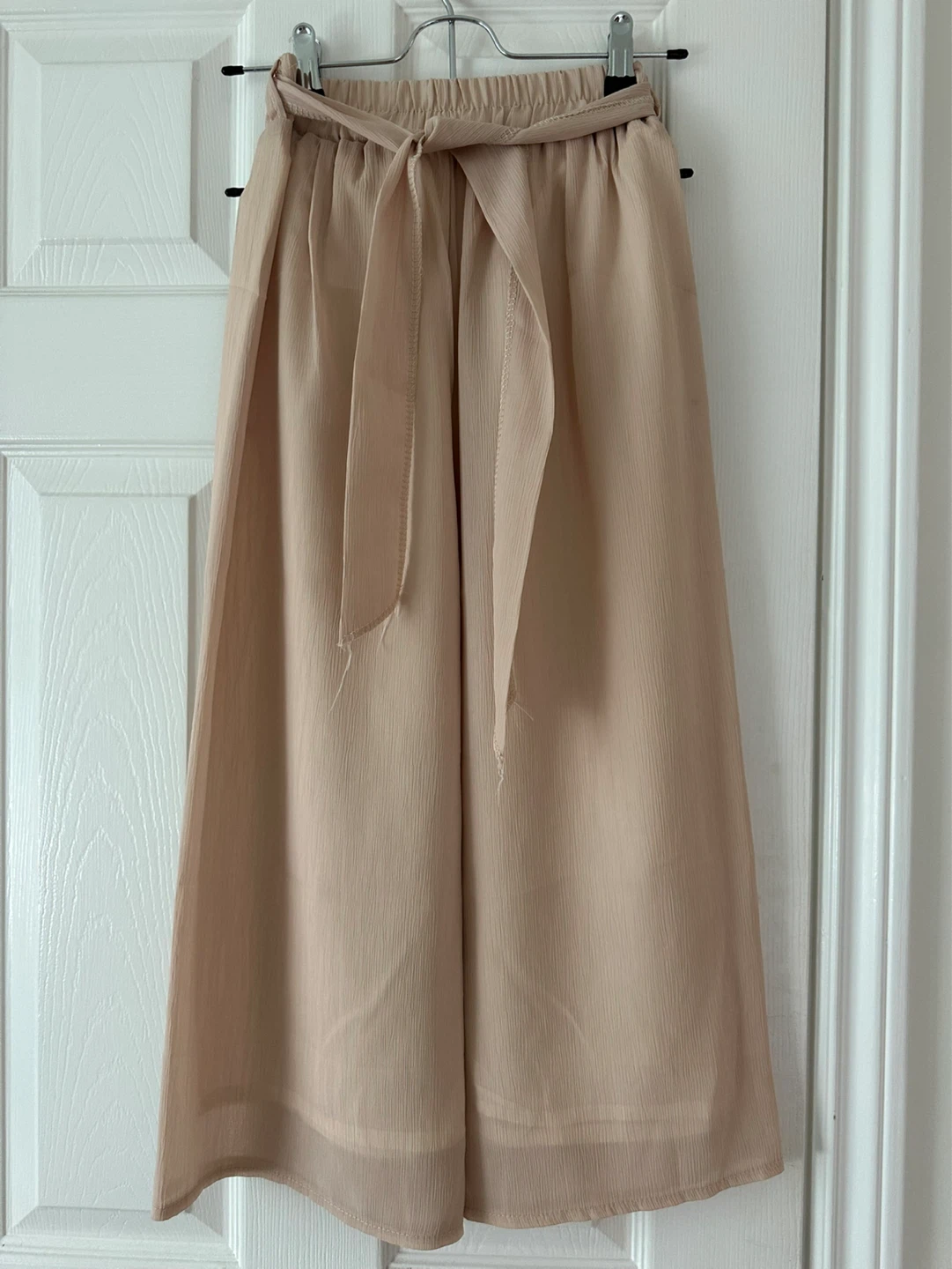 Tie-Waist Cropped Pants