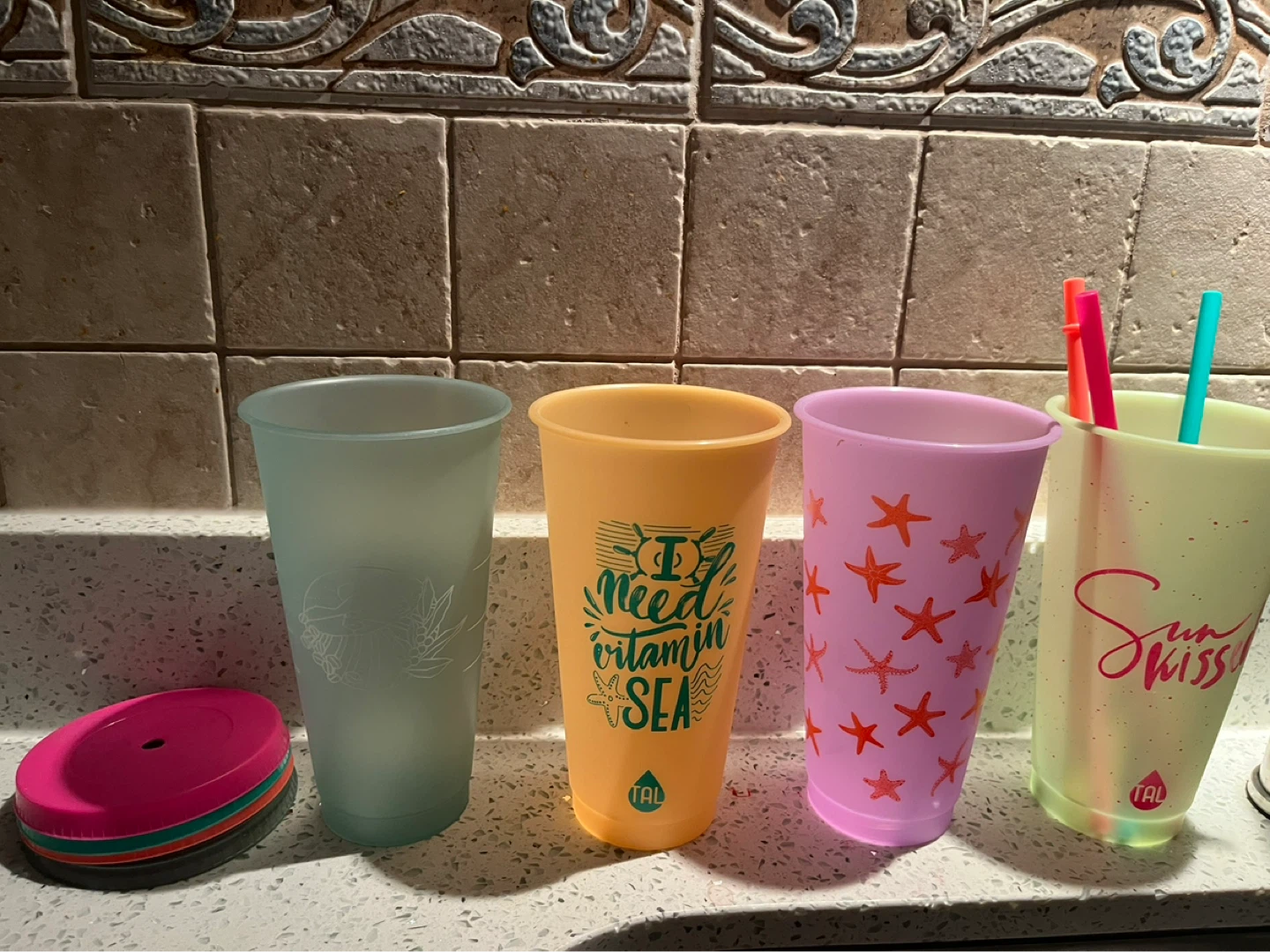 Starbucks Reusable Color-Changing Cups with Lids and Straws - photo 3