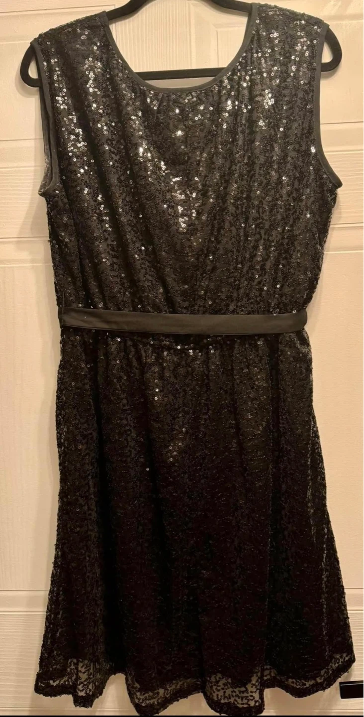 Sparkly Black Sleeveless Dress