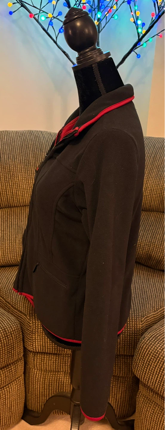 ✨✨NOTICE fleece jacket P/L black with red trim - photo 2