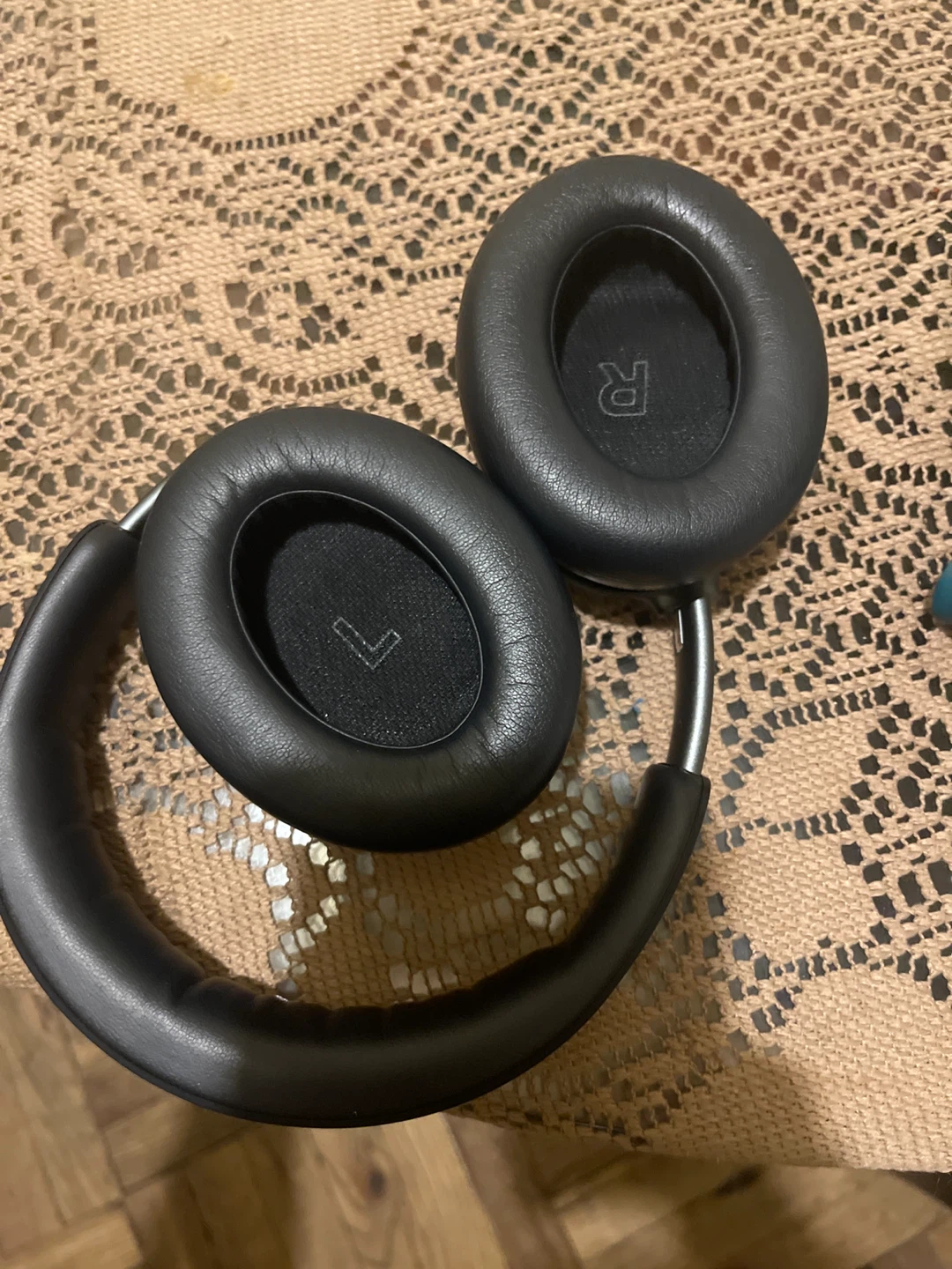 Bose Noise Cancelling Headphones - photo 2