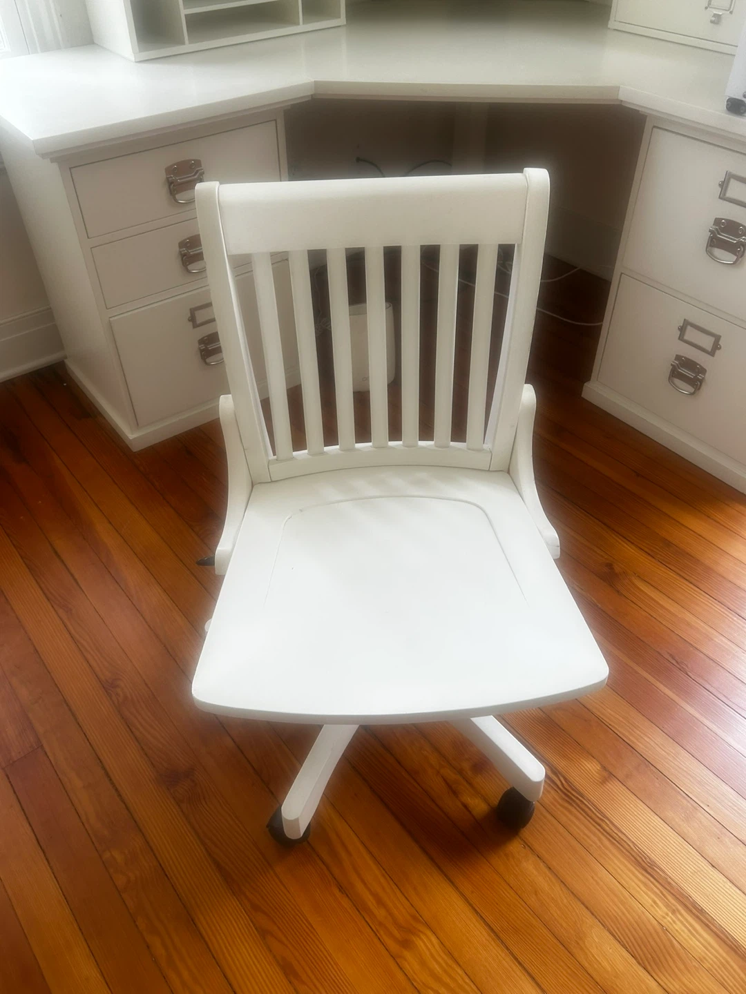 Pottery Barn Bedford Swivel Office Chair - Antique White - photo 2