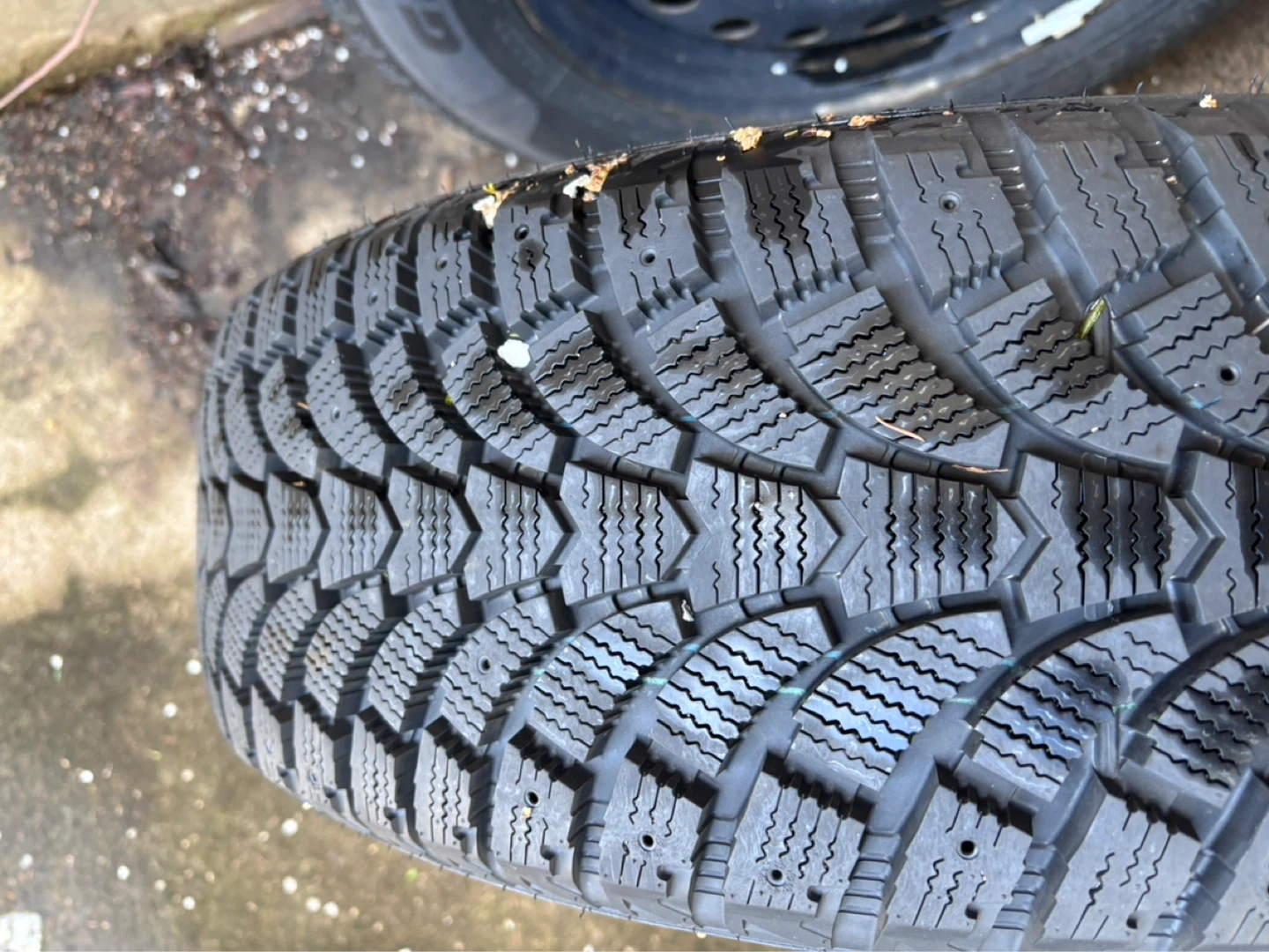 Antares Grip 60 Winter Tires with Rims (Set of 4) - photo 4