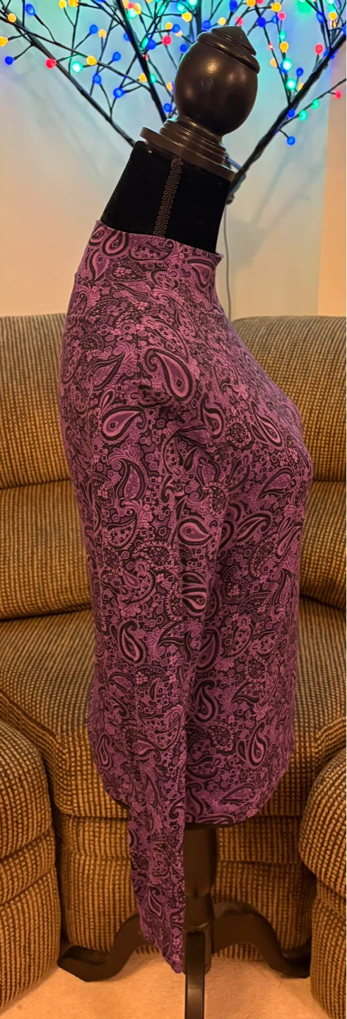 ✨✨Jones New York Sport Purple Paisley Mock Neck Top Size M - photo 2