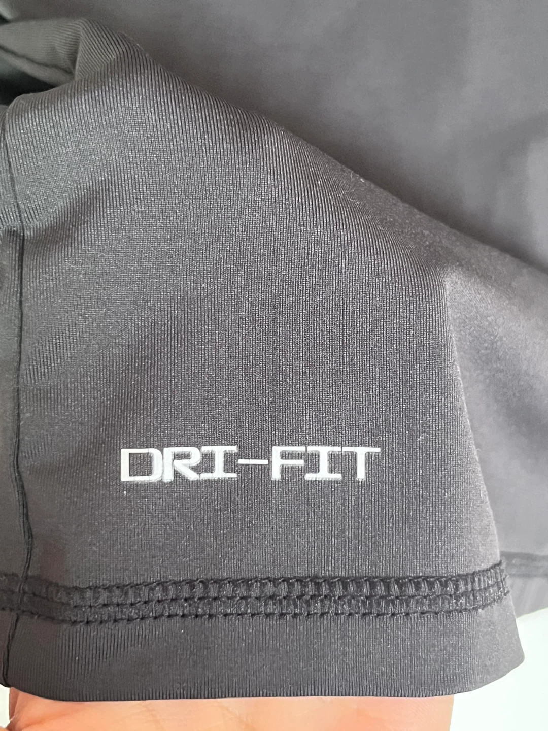 Nike Dri-Fit Rash Guard - Black - Size Medium - photo 3