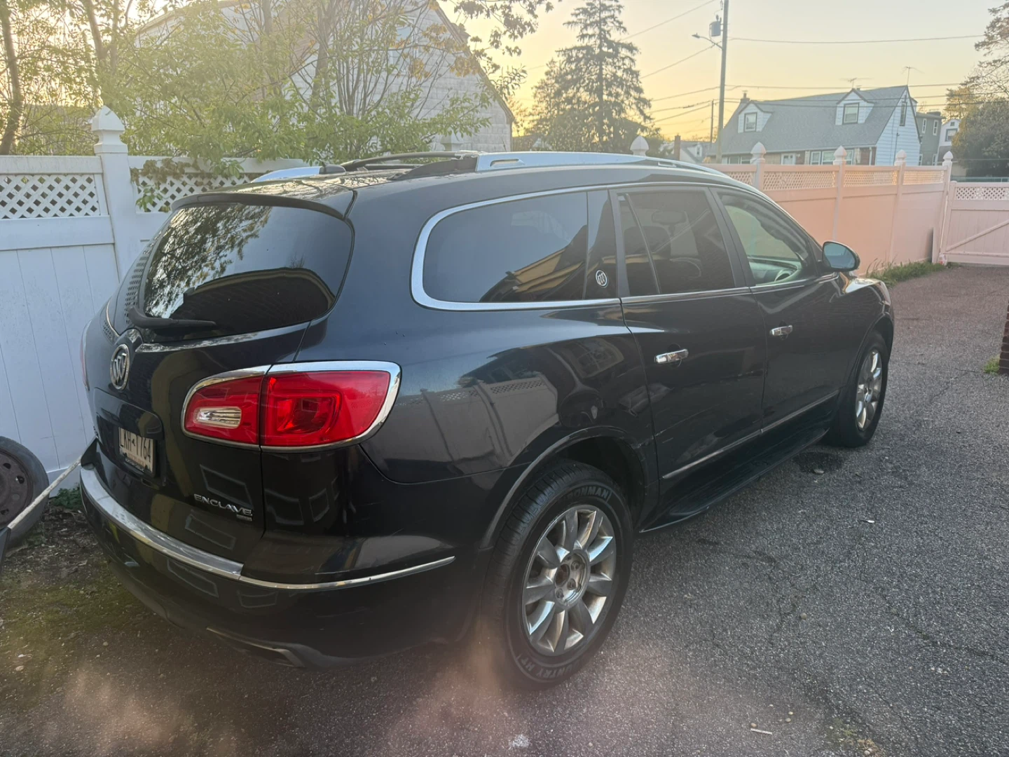 Black Buick Enclave SUV - photo 2
