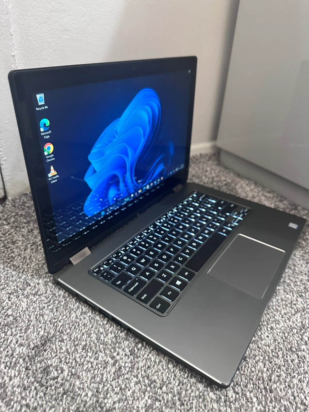 Dell Latitude 2-in-1 Laptop 512GB ssd i7