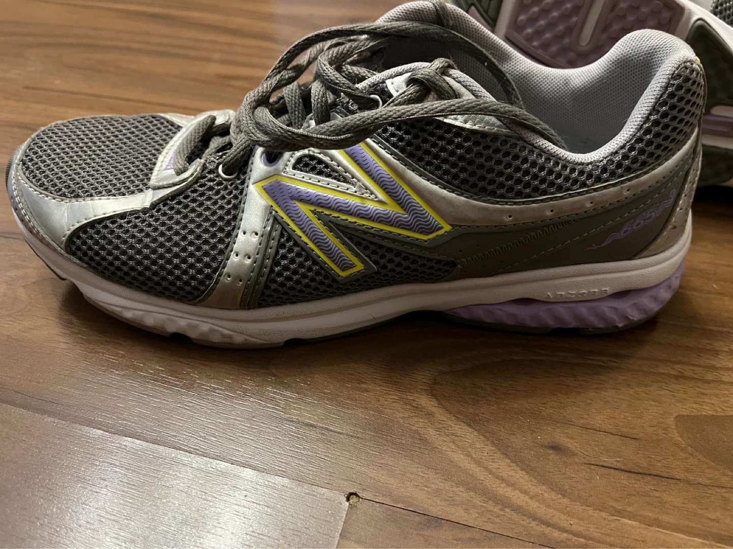 New Balance 665v2 Running Shoes
