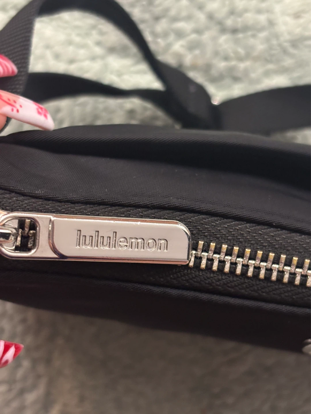 Lululemon Black Shoulder Bag - photo 3