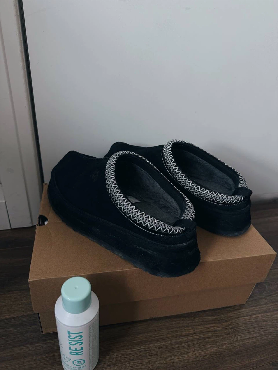 UGG TAZZ 2 – Size 10 (Black) - photo 2