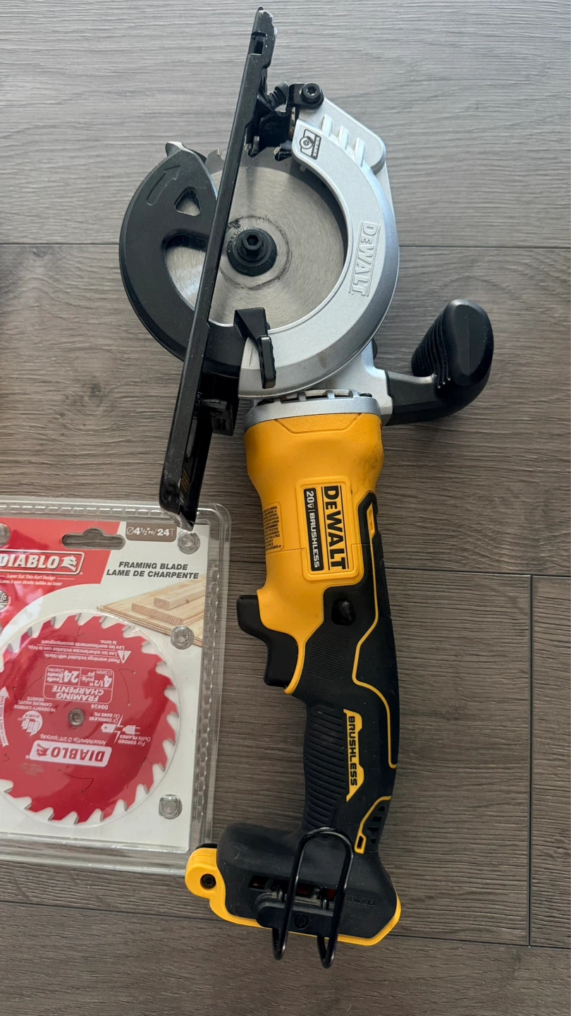 DeWalt 20V ATOMIC Circular Saw + Snips + Diablo Blade - photo 4