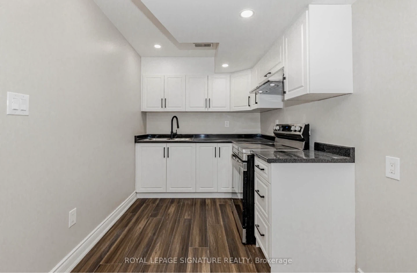 1 Bedroom plus den - photo 3