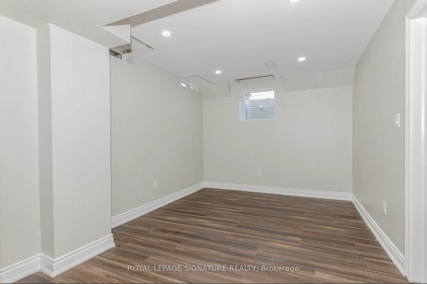 1 Bedroom plus den - photo 4