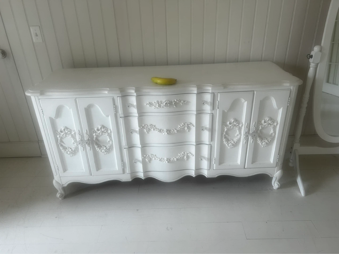 French Provincial style dresser - photo 2
