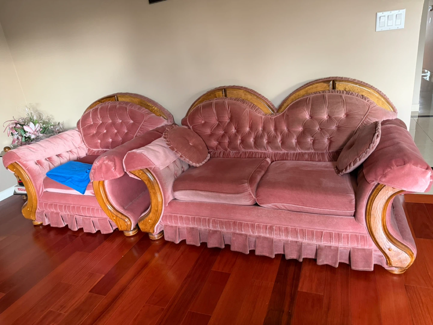 Pink Velvet Tufted Loveseat and Ottoman - photo 3