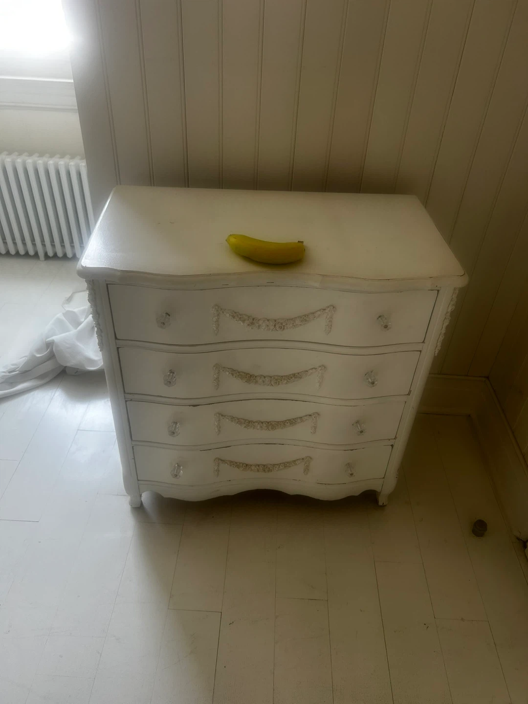 French provincial style medium white dresser - photo 3