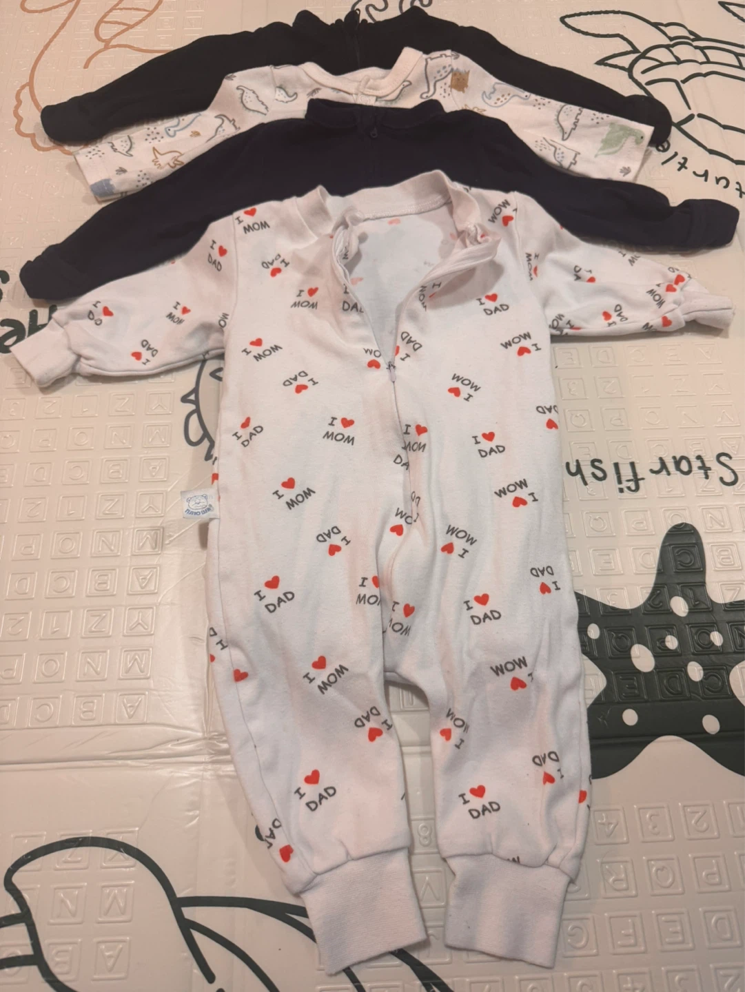 Set of 4 Baby Sleepers/Onesies 0-3m