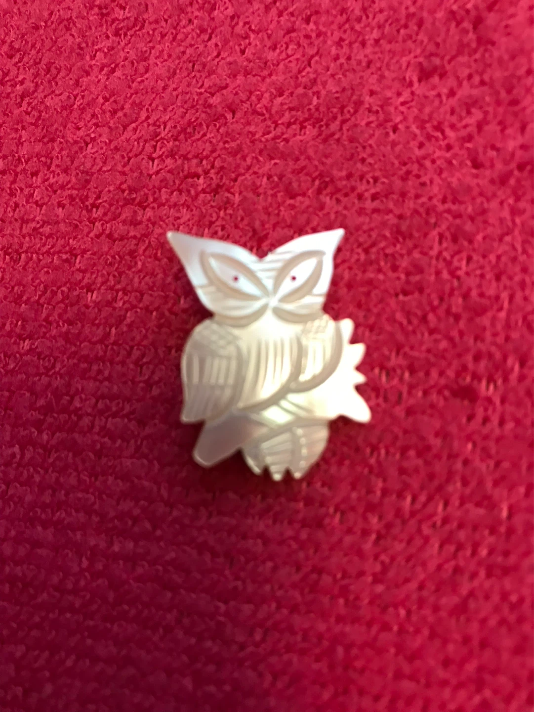 Vintage Hand Carved Mother of Pearl Owl Pin Brooch 🌱