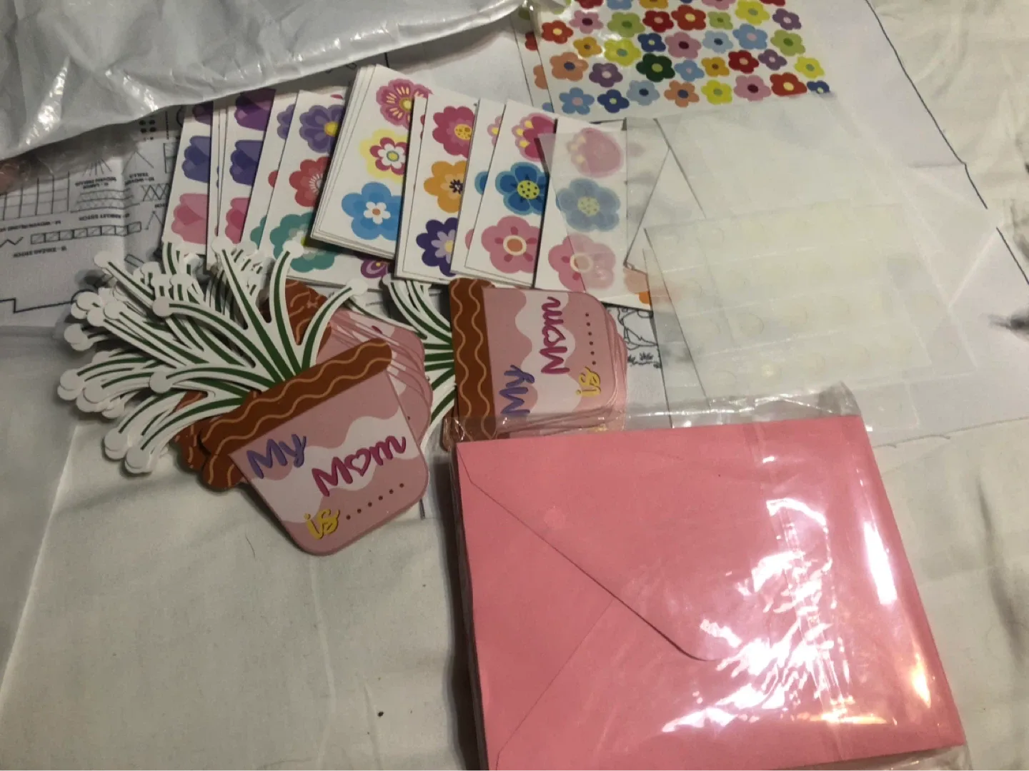 New-Mother's Day Craft Kit with Stickers and Cards - photo 3