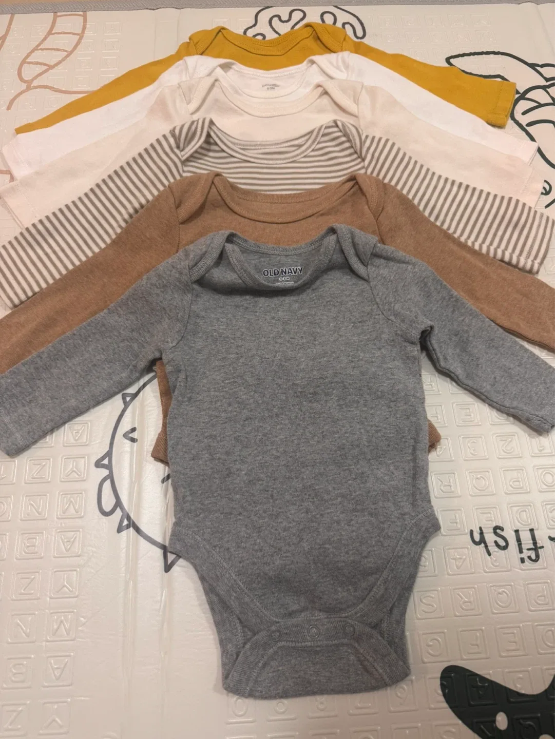 Old Navy Baby Bodysuits - 6 Pack - 0-3 Months
