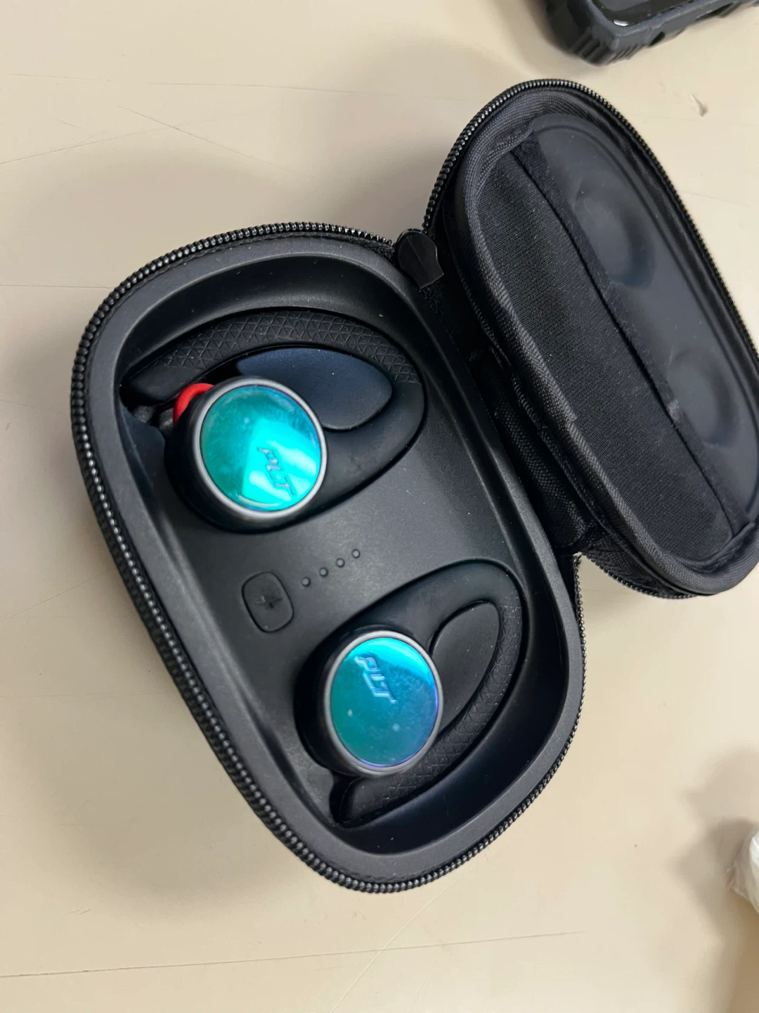 Plantronics BackBeat FIT 3100 Wireless Earbuds with Case