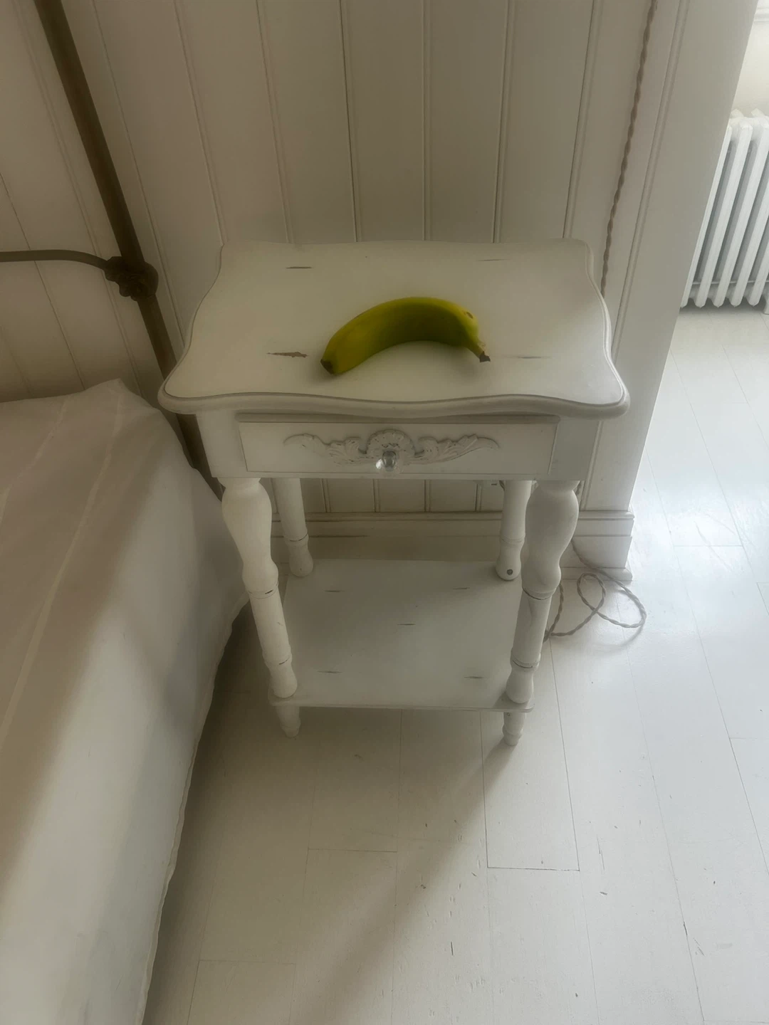 White Side Table - photo 3