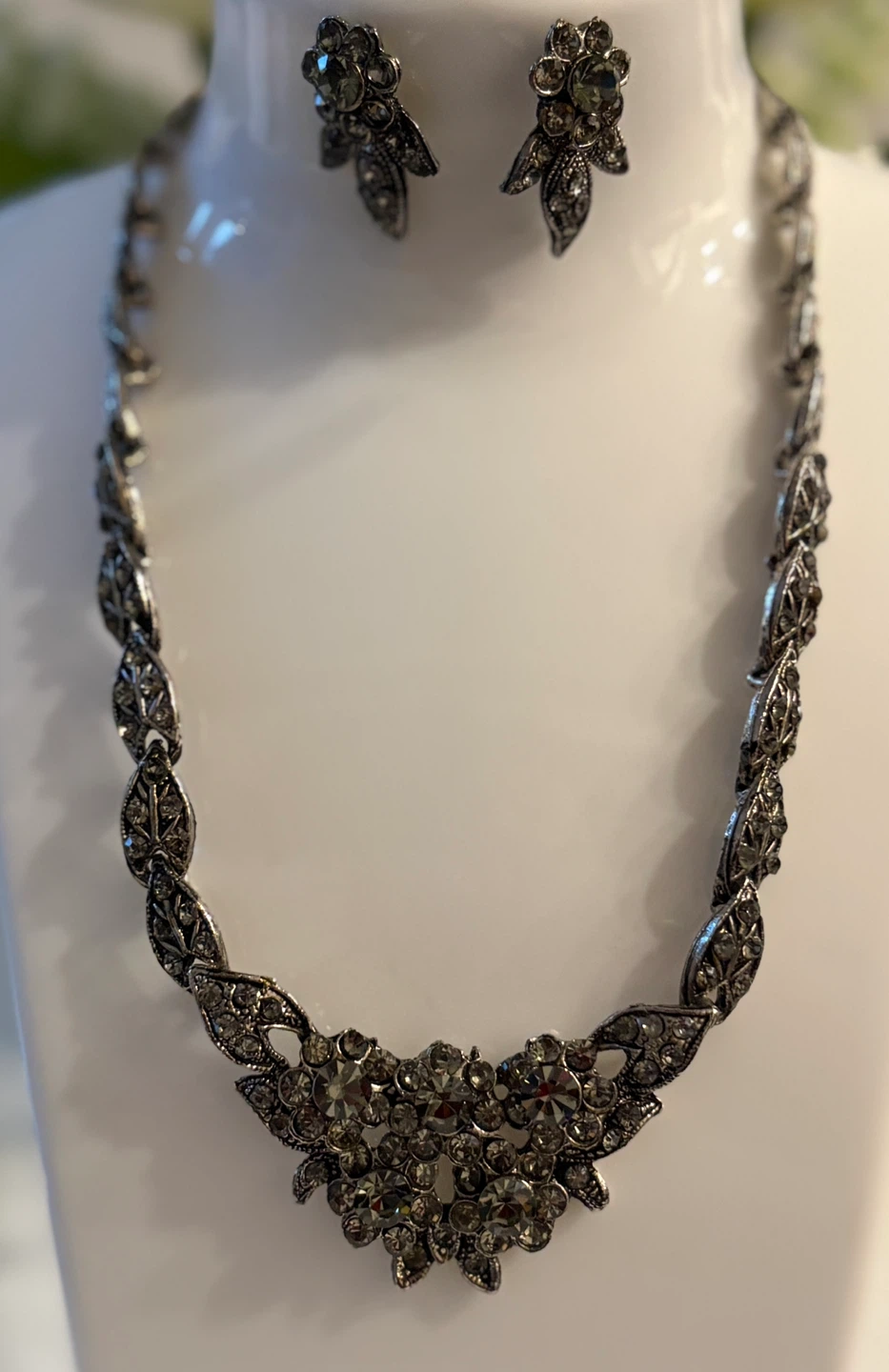 Vintage Rhinestone Necklace and Earrings Set - photo 3